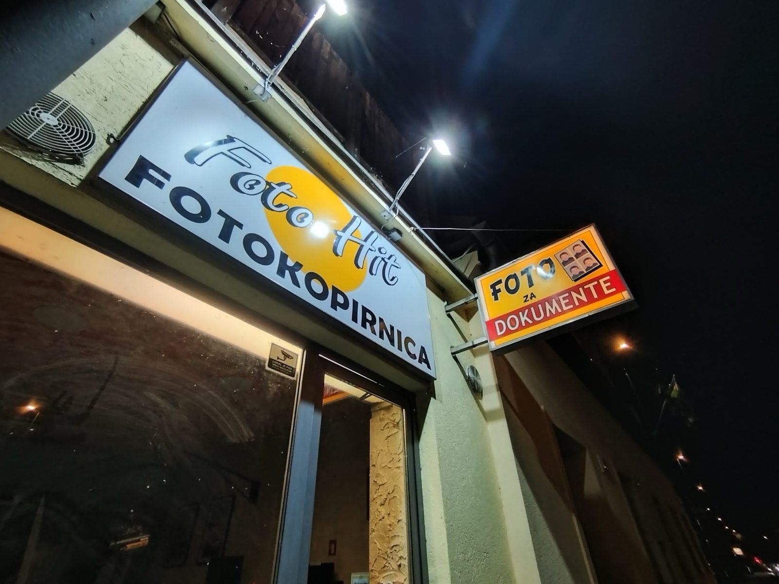 Poslovalnica Foto Hit